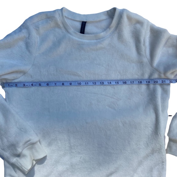GAIAM White Velour Crewneck Sweater Size L - Picture 6 of 8